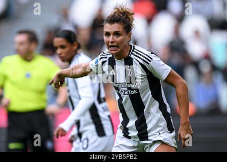 Turin, Italien. Oktober 2024. Allianz Stadion, 13.10.24: Cristiana Girelli (10 Juventus FC) während des Serie A Frauenspiels zwischen Juventus FC und AS Romai im Allianz Stadion in Turin, Italien Fußball (Cristiano Mazzi/SPP) Credit: SPP Sport Pressefoto. /Alamy Live News Stockfoto