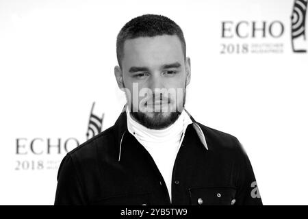 ARCHIVFOTO/Fotomontage: Liam PAYNE starb im Alter von 31 Jahren. Liam PAYNE, Sänger, roter Teppich, roter Teppich Show, Ankunft, Ankunft, ECHO POP-Preisverleihung - Deutscher Musikpreis 2018 in der Messe Berlin, Palais am Funkturm, am 12. April 2018. ? Stockfoto