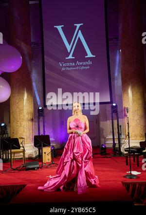 Wien, Österreich. Oktober 2024. Vienna Awards 2024 für Mode und Lifestyle auf der Hofburg in Wien, Österreich, am 16. Oktober 2024. Janin ULLMANN - 20241016 PD10971 Credit: APA-PictureDesk/Alamy Live News Stockfoto