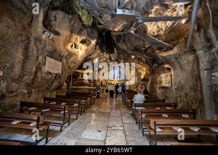 PALERMO, ITALIEN, 16. JUNI 2023 - Innere der Kirche Santa Rosalia in Palermo, Sizilien, Italien Stockfoto