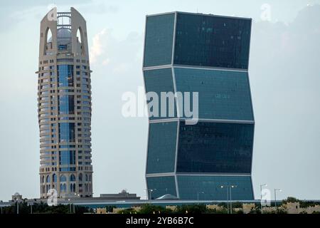 Lusail, Katar - 14. Oktober 2024: Mondrian Hotel Doha mit Zig Zag Tower Lusail Qatar Stockfoto