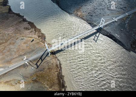 Brücke über den Fluss Jökuls a Fjöllum, Ringstraße Nr. 1, Luftaufnahme, Island Stockfoto