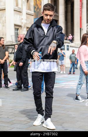 One Directions Liam Payne filmt 2017 ein Musikvideo am Londoner Trafalgar Square. Stockfoto