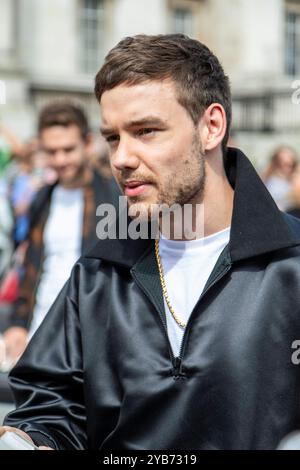 One Directions Liam Payne filmt 2017 ein Musikvideo am Londoner Trafalgar Square. Stockfoto