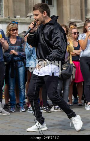 One Directions Liam Payne filmt 2017 ein Musikvideo am Londoner Trafalgar Square. Stockfoto