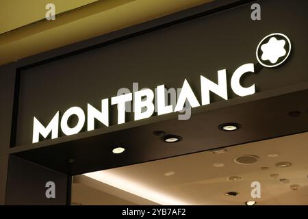 Shanghai, China-Feb. 23. 2023: Close up Montblanc Store Schild Stockfoto