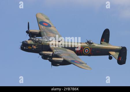 Avro Lancaster B1 des Battle of Britain Memorial Flight, im Flug Stockfoto