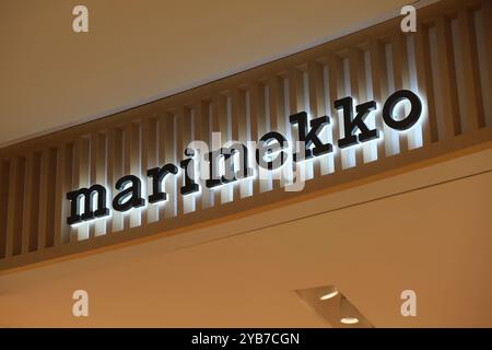 Shanghai, China-Feb. 23. 2023: Close up marimekko Store Schild. Finnisches Unternehmen Stockfoto