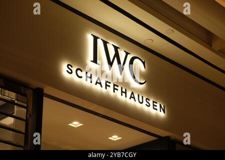 Shanghai, China-Feb. 23. 2023: Nahaufnahme IWC Schaffhausen Ladenschild Stockfoto