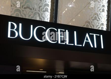 Shanghai, China-Feb. 23. 2023: Close up Buccellati Store Schild. Italienische Schmuckmarke Stockfoto