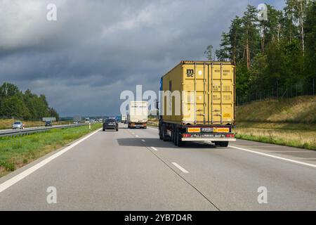 A1, Polen - 17. September 2022 - Autobahn A1 (Amber Highway), eine Nord-Süd-Autobahn in Polen Stockfoto