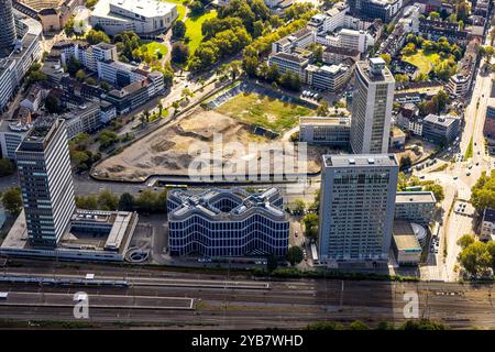 Luftbild, Campus Essen, Baustelle Abriss Ypsilon-Haus der RWE Zentrale Essen an der Huyssenallee, Planer Neubau für Bürocampus, EON Hochhaus und Postbank Hochhaus, DB Schenker, Südviertel, Essen, Ruhrgebiet, Nordrhein-Westfalen, Deutschland ACHTUNGxMINDESTHONORARx60xEURO *** Luftaufnahme, Campus Essen, Baustellenabbruch Ypsilon Haus RWE Hauptsitz Essen in der Huyssenallee, geplanter Neubau für Bürocampus, EON Hochhaus und Postbank Hochhaus, DB Schenker, Südviertel, Essen, Ruhrgebiet, Nordrhein-Westfalen, Deutschland ATTENTIONxMINDESTHONORARx60xEURO Stockfoto
