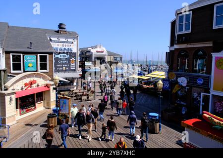 San Francisco, Kalifornien, USA-10. Juni 2024: Viele Touristen an Fisherman's Wharf Stockfoto