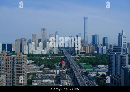 Peking, China-17. September 2024: Peking Stadt aus der Vogelperspektive. Modernes, zentrales Geschäftsviertel von Peking, CBD, Downtown Skyline. Hochwinkelansicht Stockfoto