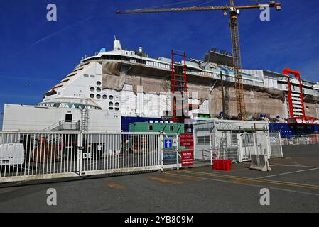 Celebrity Edge in den Werften von Chantiers de l Atlantique, STX, Saint-Nazaire, Loire-Atlantique, Pays de Loire, Frankreich, Europa Stockfoto