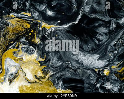Schwarz-goldene abstrakte fantastische kreative Hand gemalte Hintergrund, Marmor und Pinsel Textur, abstrakte Ozean, Acrylmalerei. Moderne Kunst. Stockfoto