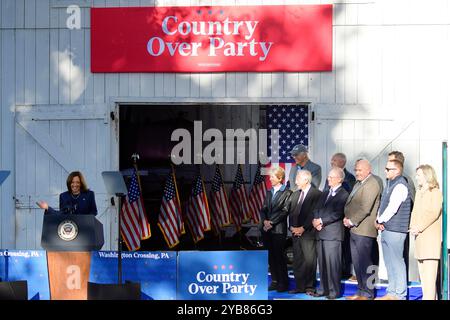 Washington Crossing, Usa. Oktober 2024. Kamala Harris während einer Kampagne am 16. Oktober 2024 in Bucks County, PA, USA Credit: OOgImages/Alamy Live News Stockfoto