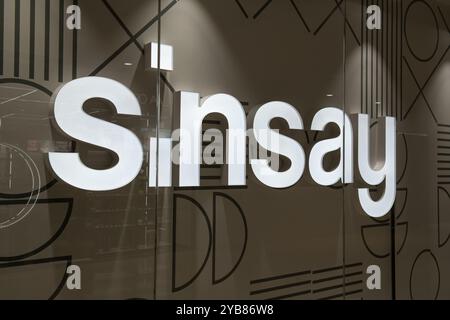 Sinsay Sign, LPP Inc. Group, Bekleidungsgeschäft in der Modebranche, die Marke verfügt über mehr als 520 Ladengeschäfte in 18 europäischen und asiatischen Ländern. Neuigkeiten, Stockfoto