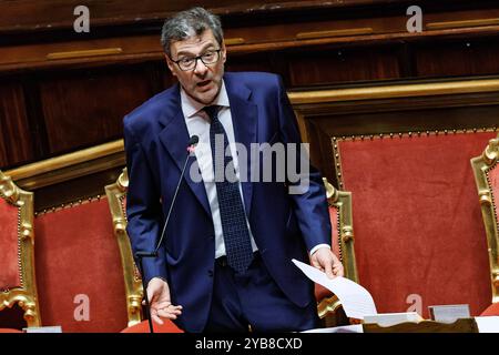 Roma, Italien. Oktober 2024. IL ministro dell'Economia Giancarlo Giorgetti durante il Fragestunde nell'aula del Senato, Roma, Gioved&#xec;, 17 Ottobre 2024 (Foto Roberto Monaldo/LaPresse) Wirtschaftsminister Giancarlo Giorgetti während der Fragestunde im Senat, Rom, Donnerstag, 17. Oktober 2024 (Foto: Roberto Monaldo/LaPresse) Credit: LaPresse/Alamy Live News Stockfoto