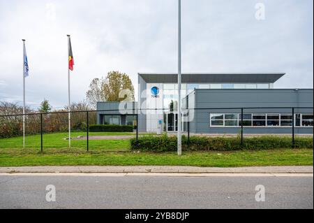 Das Unternehmen Tokai Optec, das Linsen für medizinische Brillen herstellt, in Tienen, Flämisch Brabant, Belgien, 12. Oktober 2024 Stockfoto