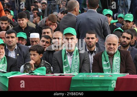 Yahya Sinwar, Hamas-Führer im Gazastreifen, nimmt an einer Kundgebung zum 31. Jahrestag der Gründung der Hamas-Bewegung Teil, in Gaza-Stadt AKTENFOTO: Yahya Sinwar, Hamas-Führer im Gazastreifen, nimmt an einer Kundgebung zum 31. Jahrestag der Gründung der Hamas-Bewegung Teil, am 16. Dezember 2018 in Gaza-Stadt. Foto: Ashraf Amra Gaza-Stadt Gaza-Streifen palästinensisches Gebiet 171024 Archive Sinwar APA 0020 Copyright: XapaimagesxAshrafxAmraxxapaimagesx Stockfoto