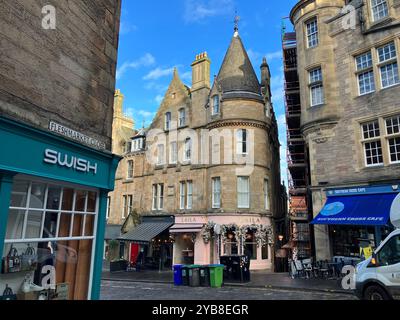 Blick auf die Cockburn Street. Edinburgh, Schottland, Vereinigtes Königreich. März 2024. Stockfoto