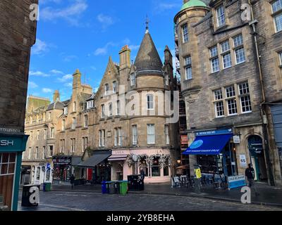 Blick auf die Cockburn Street. Edinburgh, Schottland, Vereinigtes Königreich. März 2024. Stockfoto