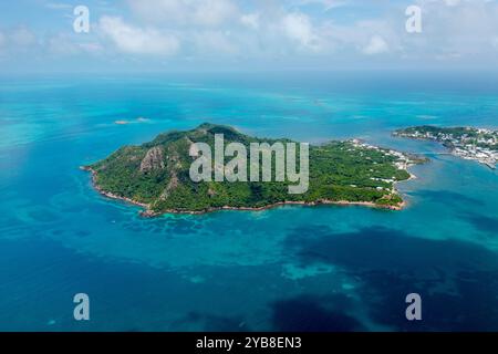 Providencia, Kolumbien. September 2024. Blick auf die Insel Santa Catalina, Teil des San Andres Archipels in der Karibik. Im Vorfeld der 16. UN-Konferenz über biologische Vielfalt (COP16) in Cali fordern Umweltorganisationen konkretere Schritte zum Schutz der globalen Artenvielfalt. (Zu dpa 'Füllen der Worte mit Taten: COP16 Biodiversitätskonferenz beginnt') Credit: Luis Bernardo Cano/dpa/Alamy Live News Stockfoto