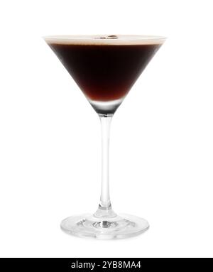 Ein Glas köstlicher Espresso Martini isoliert auf weiß Stockfoto