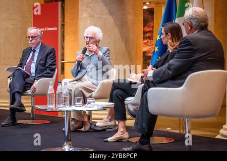 Rom, Rm, Italien. Oktober 2024. „Der Antisemitismus wurde nie wirklich überwunden“, sagt Nathania Zevi (italienische Journalistin), die ihr Buch in Rom vorstellt. LILIANA SEGRE (italienische Holocaust-Überlebende, die wegen ihrer herausragenden patriotischen Verdienste im sozialen Bereich Senatorin für das Leben wurde) nimmt an der Präsentation Teil. (Kreditbild: © Marco Di Gianvito/ZUMA Press Wire) NUR REDAKTIONELLE VERWENDUNG! Nicht für kommerzielle ZWECKE! Stockfoto