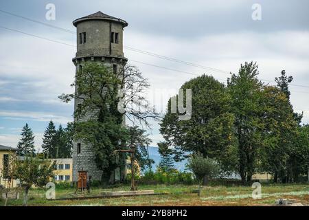 Bansko, Bulgarien - 10. Oktober 2024: Blick auf den Schmalspurbahnhof Bansko in Bulgarien. Stockfoto