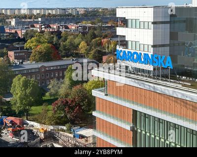 Stockholm, Schweden. Oktober 2024. Blick auf das Gelände des Universitätsklinikums Karolinska in Solna, nördlich von Stockholm. Quelle: Steffen Trumpf/dpa/Alamy Live News Stockfoto