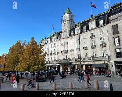 Oslo, Norwegen. Oktober 2024. Blick auf das Grand Hotel im Stadtzentrum. Das Hotel beherbergt traditionell Friedensnobelpreisträger, wenn sie zur Preisverleihung nach Oslo kommen. Quelle: Steffen Trumpf/dpa/Alamy Live News Stockfoto