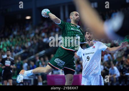 Wetzlar, Deutschland. Oktober 2024. Wetzlar, 17. Oktober 2024: Vladimir Vranjes ( 14 Wetzlar ) während des Liqui Moly Handball-Bundesliga-Spiels zwischen HSG Wetzlar und HSV Handball in der Buderus-Arena in Wetzlar. (Julia Kneissl/SPP) Credit: SPP Sport Press Photo. /Alamy Live News Stockfoto