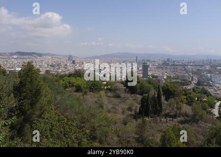 Blick auf den Hafen von Barcelona vom Montjuic aus Stockfoto