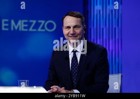 Roma, Italien. Oktober 2024. IL Ministro degli Esteri Polacco Radosław Sikorski ospite di Lillli Gruber nella trasmissione Otto e Mezzo - Roma, Italia - Giovedi, 14 Ottobre 2024 (Foto Cecilia Fabiano/LaPresse) polnischer Außenminister Radosław Sikorski Gast bei Otto e Mezzo tv-Sendung von Lilly Gruber - Rom, Italien - Donnerstag, 14. Oktober 2024 (Foto Cecilia Fabiano/LaPresse) Alamy News: LaPresse/LaPresse Stockfoto