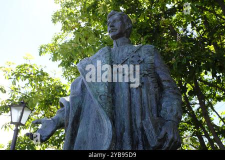 Statue von Karl von Österreich, vor der Kirche Nossa Senhora do Monte, Madeira Stockfoto