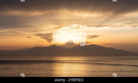 Sonnenuntergang über der Isle of Mull, Schottland Stockfoto