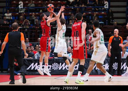 Nikola Mirotic (EA7 Emporio Armani Olimpia Milano) während der EA7 Emporio Armani Milano vs Zalgiris Kaunas, Basketball Euroleague Spiel in Mailand, Italien, 17. Oktober 2024 Stockfoto