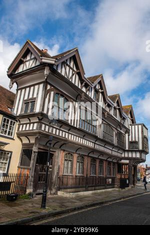 Das Tudor House Museum und die Galerie Besucherattraktionen aus der Zeit der Fachwerkwerkhäuser in Bugle Street, Southampton, Hampshire, Großbritannien Stockfoto