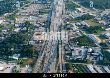 Humble, Texas, USA - 27. Juli 2023 - Luftaufnahme des East Tex Freeway oder der Interstate 69 in Houston in der Nähe des George Bush International Airport Stockfoto