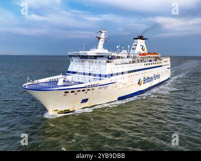 Die Bretagne ist eine französische Kreuzfahrtfähre, die von Brittany Ferries auf der Strecke zwischen Portsmouth und St. Malo betrieben wird. Stockfoto