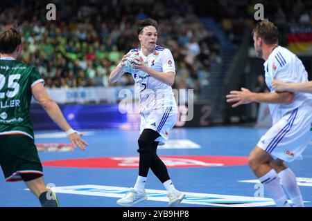 Wetzlar, Deutschland. Oktober 2024. Wetzlar, 17. Oktober 2024: Leif Tissier ( 7 Hamburg) während des Liqui Moly Handball-Bundesliga-Spiels zwischen HSG Wetzlar und HSV Handball in der Buderus-Arena in Wetzlar. (Julia Kneissl/SPP) Credit: SPP Sport Press Photo. /Alamy Live News Stockfoto