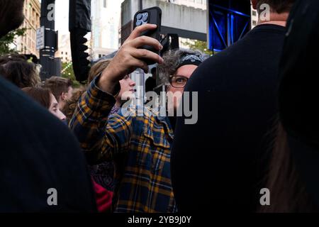 Seattle, USA. August 2024. Fans bei der kostenlosen Westlake Show in Hometeam. Stockfoto