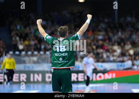 Wetzlar, Deutschland. Oktober 2024. Wetzlar, 17. Oktober 2024: Lukas Becher ( 18 Wetzlar) während des Liqui Moly Handball-Bundesliga-Spiels zwischen HSG Wetzlar und HSV Handball in der Buderus-Arena in Wetzlar. (Julia Kneissl/SPP) Credit: SPP Sport Press Photo. /Alamy Live News Stockfoto