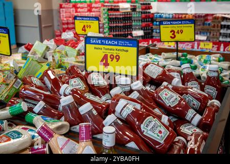 Palmer, Alaska. Nahaufnahme von Lebensmittelartikeln in einem Fred Meyer Lebensmittelgeschäft. Stockfoto