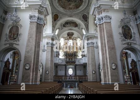 Kirche, barocke Basilika St. Mang, Innenansicht, Orgel, Füssen, Ostallgäu, Bayern Deutschland Stockfoto