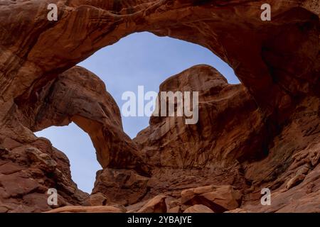 Utahs faszinierende Felsformationen, die atemberaubende geologische Wunder einfangen Stockfoto