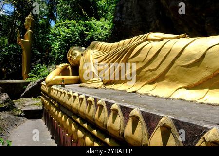 Liegende Buddha-Statue auf dem Berg Phou Si. Luang Prabang. Laos Stockfoto