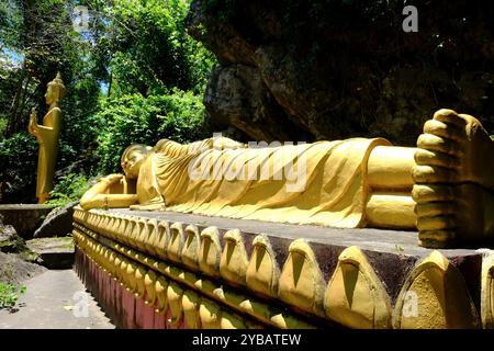 Liegende Buddha-Statue auf dem Berg Phou Si. Luang Prabang. Laos Stockfoto